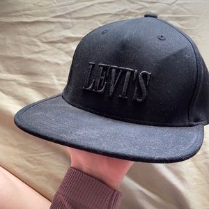 black levi’s baseball cap